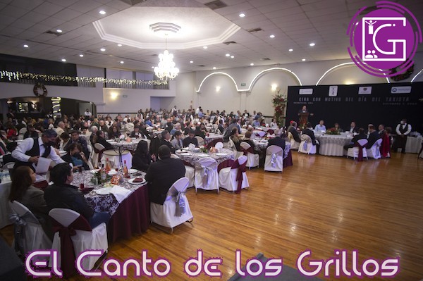 Celebran autoridades al gremio de taxistas