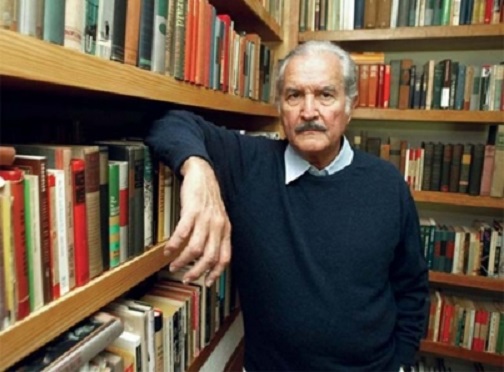 Develan placa en honor a Carlos Fuentes en #París