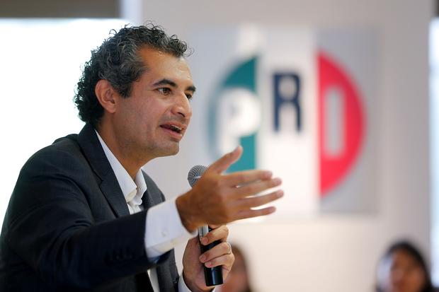 Anaya hace su “cochinito” con fondo para damnificados: @EnriqueOchoaR