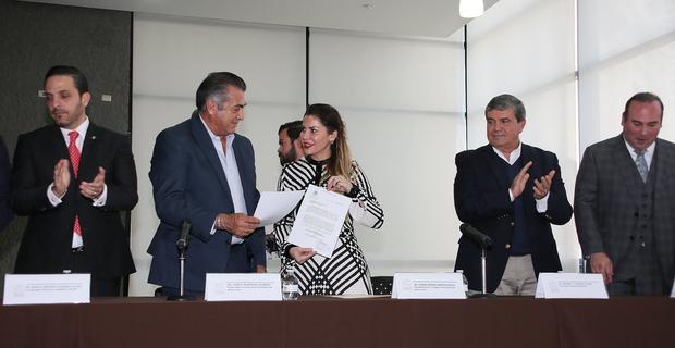 Deja “El Bronco” gubernatura por 6 meses