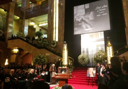 Hijas de José Luis Cuevas montan guardia en homenaje al pintor