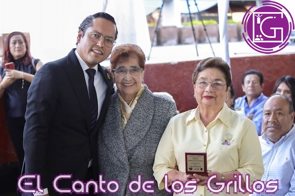 Entrega Chepe Presea Josefa Ortiz de Domínguez a ciudadanos destacados