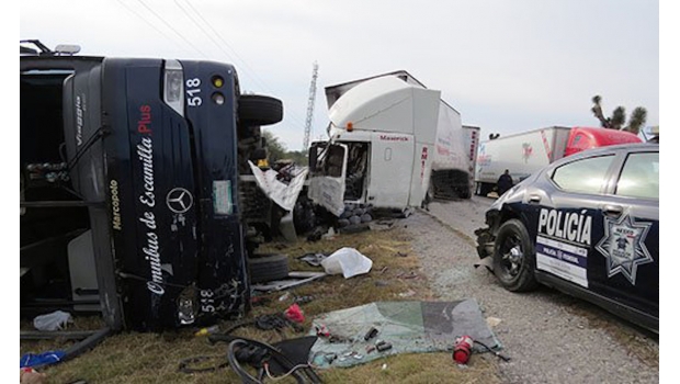 Camiones de doble remolque, discusión de vida o muerte