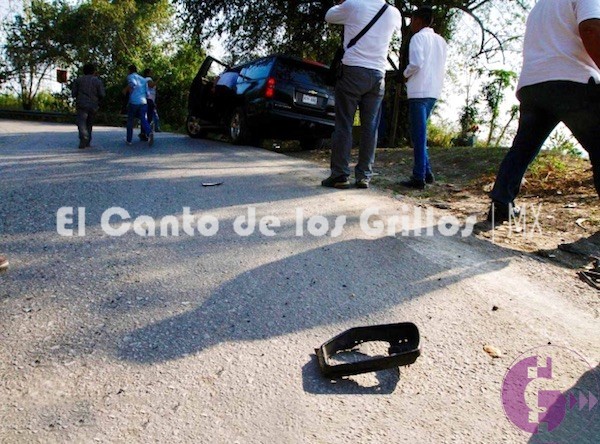 Solo pedazos de plástico dejó #accidente de vehículo del convoy presidencial