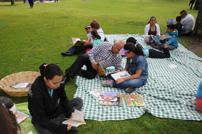 Todo listo para tercer Picnic Literario en el @cenartmx