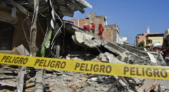 Ecuador decretará 8 días de luto nacional por víctimas de terremoto
