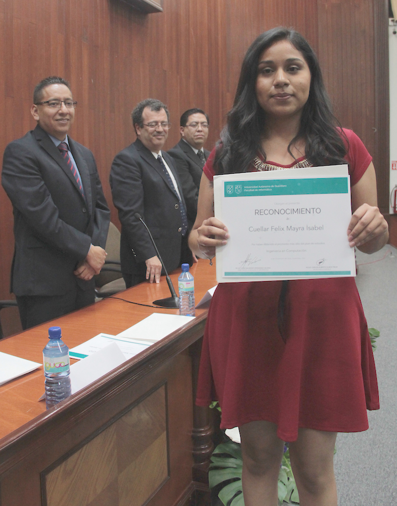 Facultad de Informática egresa a 45 nuevos profesionistas