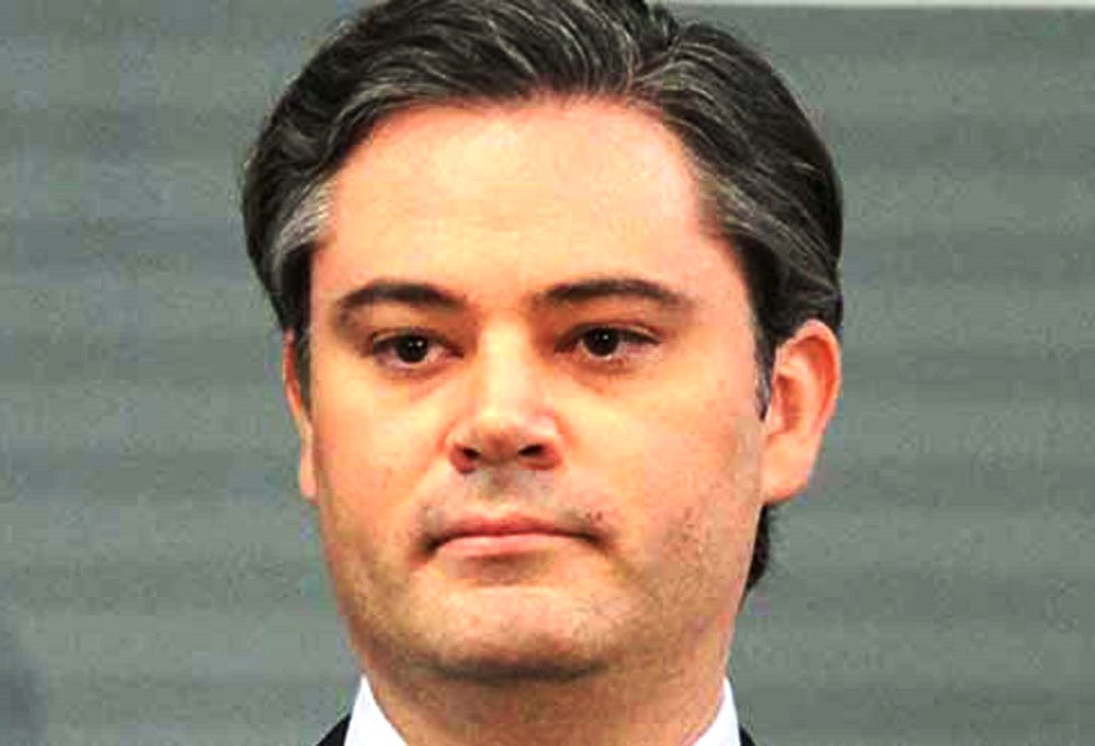 Amenaza Nuño: Hay 26 mil maestros para suplir a profesores en paro