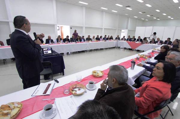 Ofrece Calixto de Santiago trabajar por una Fecapeq fuerte, de alcance estatal e inclusión