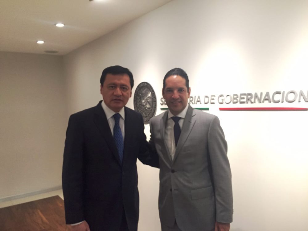 Se reúne Pancho Domínguez con el secretario de Gobernación