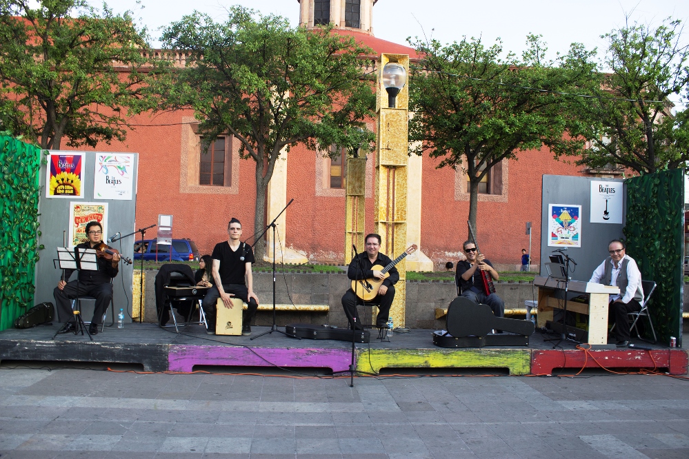 Bellas Artes en las plazas Constitución y Fundadores