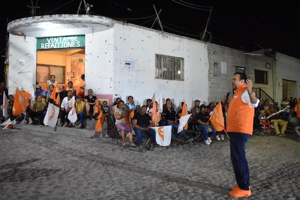 Anuncia Trueba planes para dar certeza jurídica a habitantes del Barrio Las Crucitas