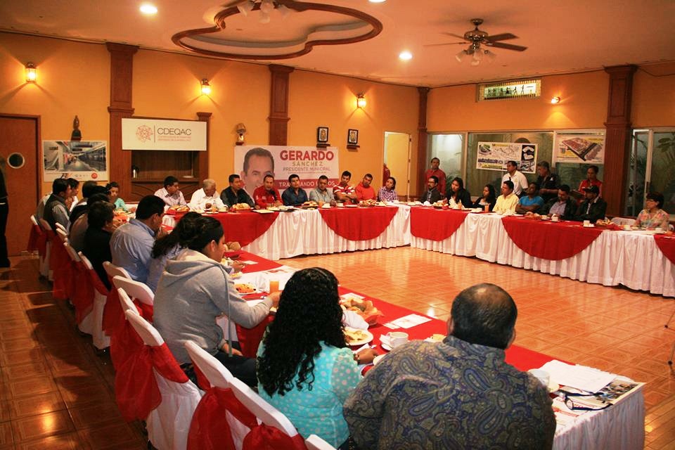 Recibe Gerardo Sánchez 20 proyectos de obra para SJR