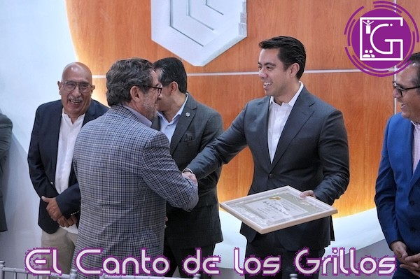 Reconoce Felifer Macías labor del Colegio de Arquitectos