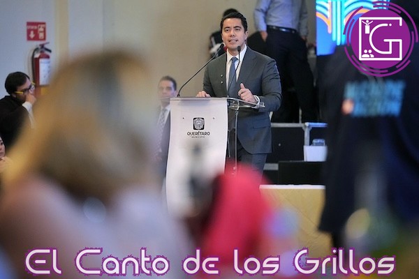 Anuncia Felifer Macías incremento del 10 por ciento al salario de policías