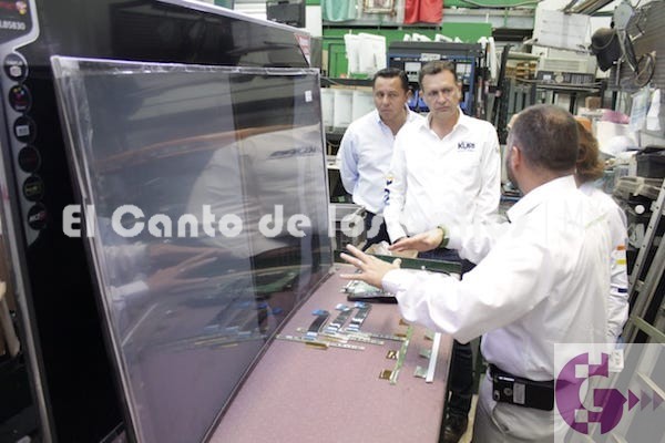 Reconoce Mauricio Kuri a empresas comprometidas con México