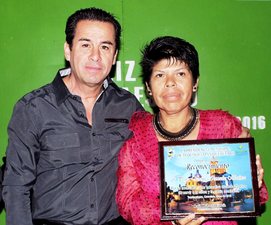 Reconoce ROG labor de maestros