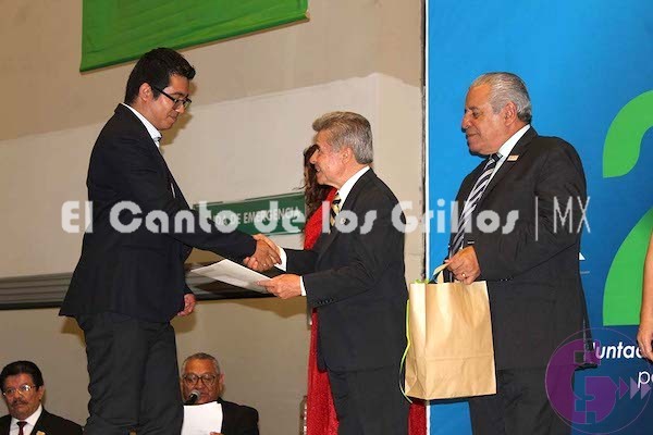 Celebran 25 años de la Uteq