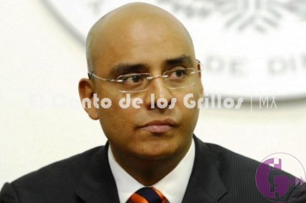 Guerra sucia se combate con trabajo, responde @MarcosAguilar a Peñafiel