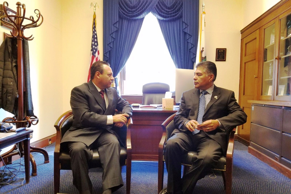 Se reúne @BraulioPRI con el congresista @RepCardenas